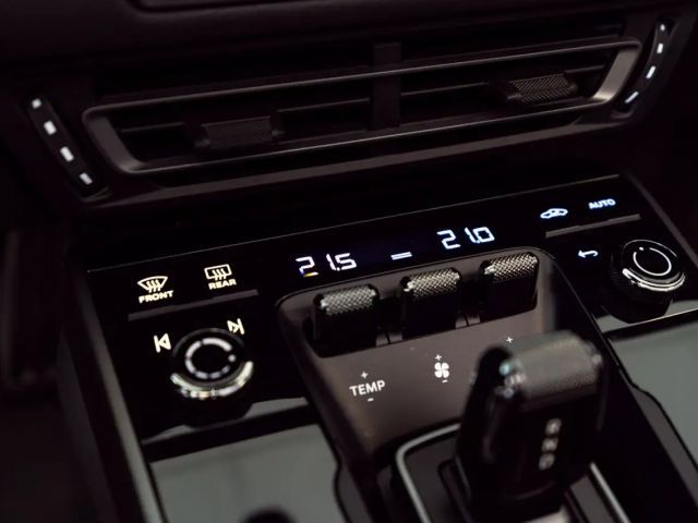 Porsche 992 Cabrio Carrera