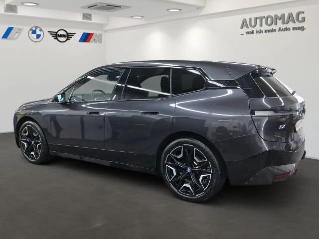 BMW iX xDrive40