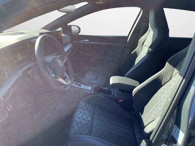 Volkswagen Golf 1.5 eTSI R-Line