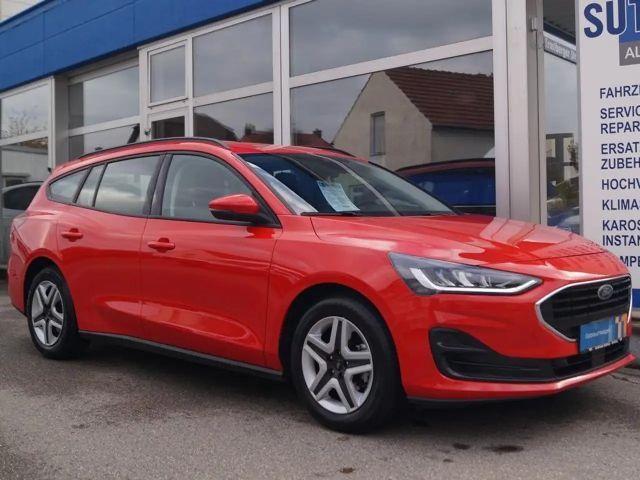 Ford Focus Cool & Connect Wagon