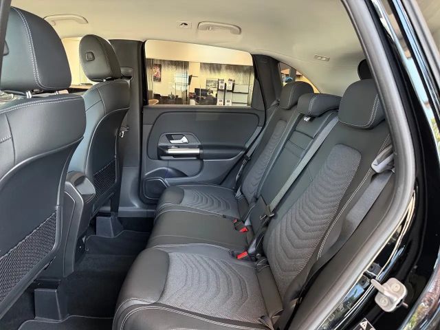 Mercedes-Benz B 180 Sedan