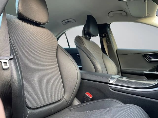 Mercedes-Benz C 200 AVANTGARDE Sedan