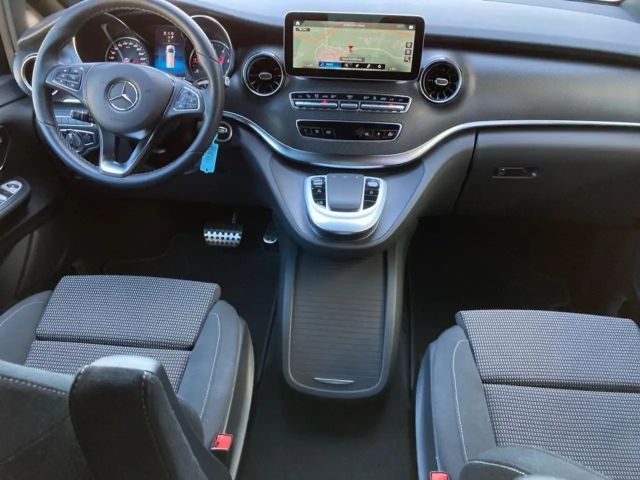 Mercedes-Benz V 220 AMG Line V 220 d