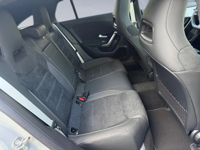 Mercedes-Benz CLA 200 AMG Line Shooting Brake