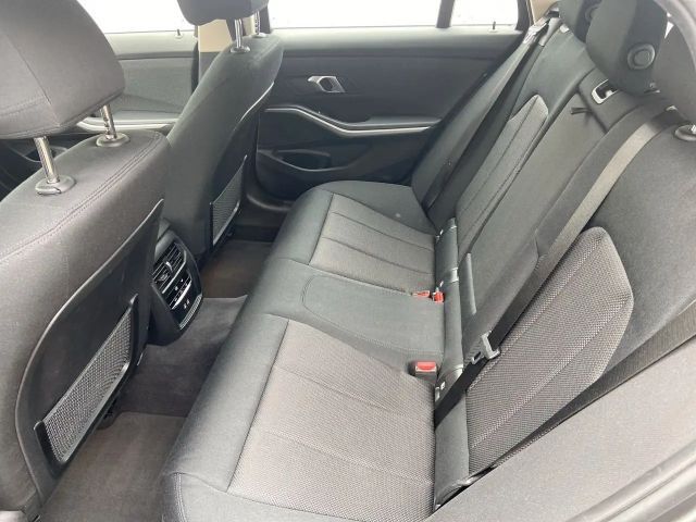 BMW 320 320d Advantage pakket