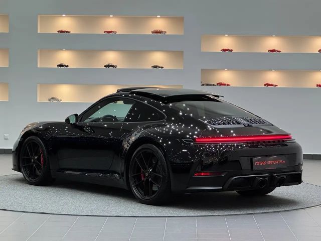 Porsche 992 Black Edition Coupé GTS