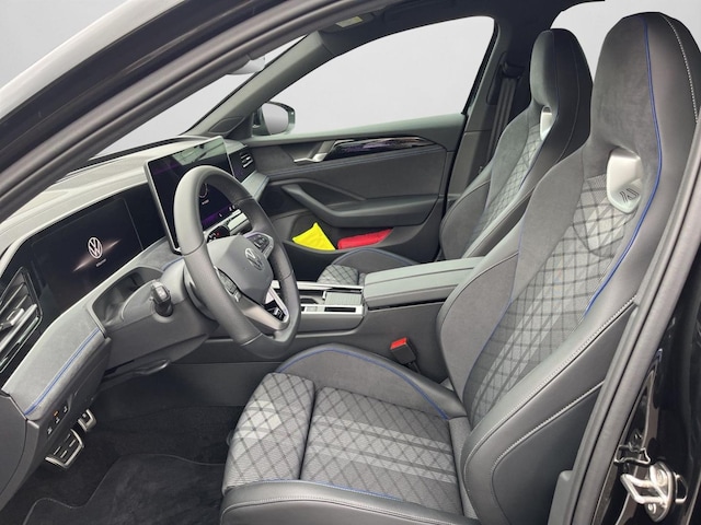 Volkswagen Passat DSG IQ.Drive R-Line