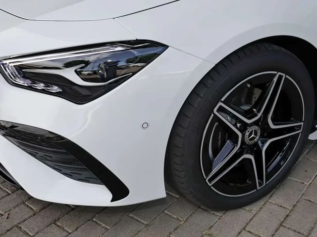 Mercedes-Benz CLA 200 AMG Line Coupé