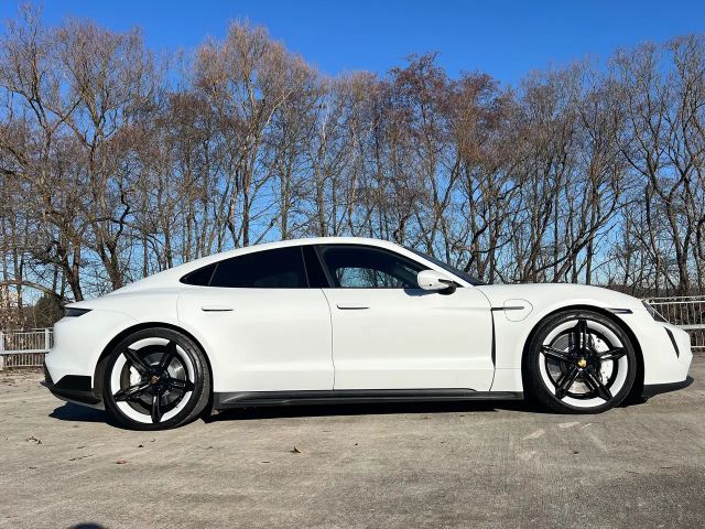 Porsche Taycan Performance Plus