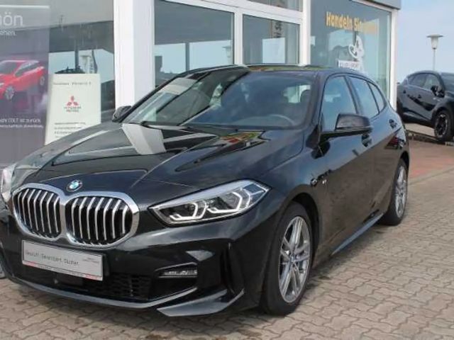 BMW 318 318i M-Sport Sedan