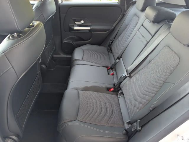 Mercedes-Benz B 180 Progressive Sedan