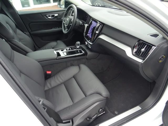 Volvo V60 AWD Dark Hybrid Plus T6