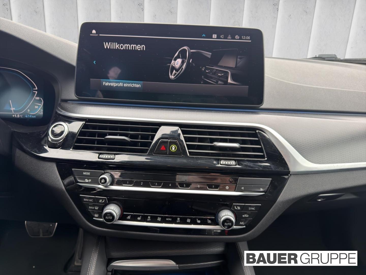 BMW 545 545e M-Sport Sedan xDrive