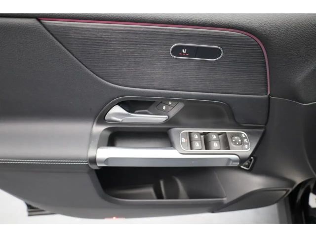 Mercedes-Benz EQB 300 4MATIC Progressive