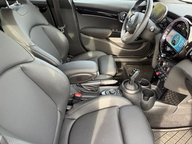 MINI Cooper mit Premium Extra Paket