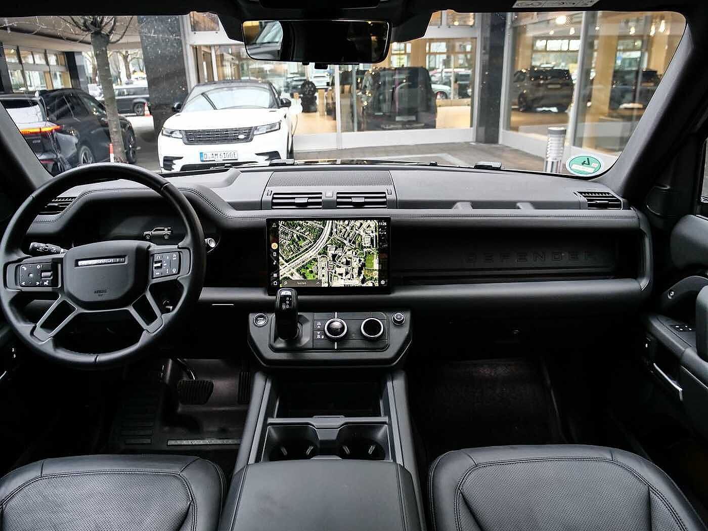 Land Rover Defender 110 Dynamic HSE