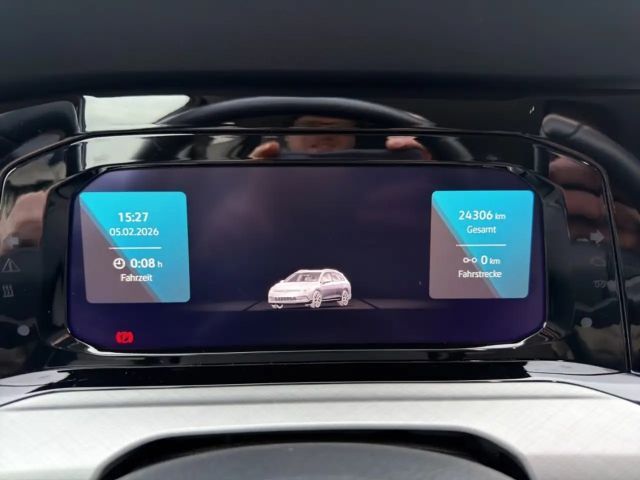 Volkswagen Golf Life Variant