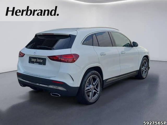 Mercedes-Benz GLA 220 4MATIC AMG Line GLA 220 d