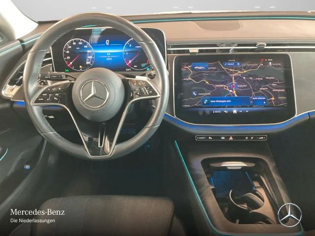 Mercedes-Benz E 220 AVANTGARDE E 220 d Sedan