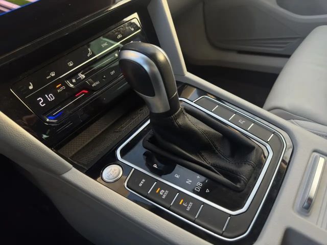 Volkswagen Passat GTE Variant