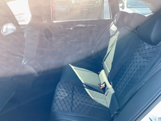 Volkswagen Passat DSG R-Line