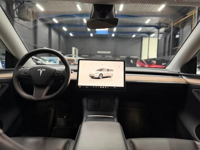 Tesla Model Y AWD Long Range