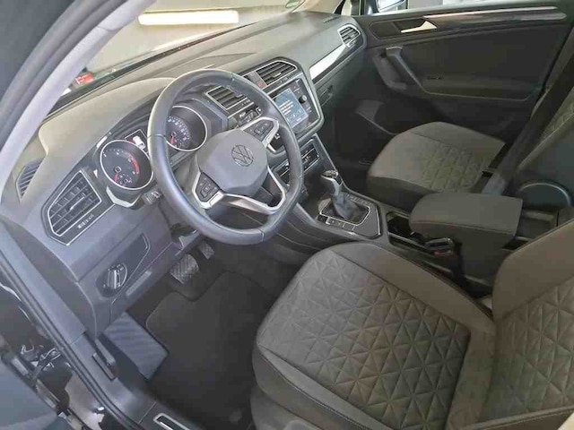 Volkswagen Tiguan AHK*NAVI*LED*RFK*PDC*17LM*ACC*GRA*AUT