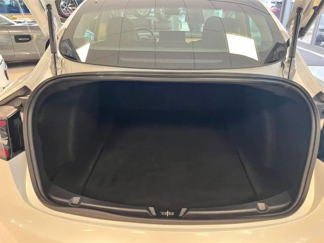 Tesla Model 3 Standard Range