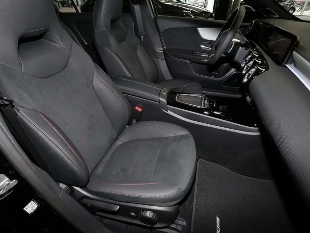 Mercedes-Benz A 200 AMG Line