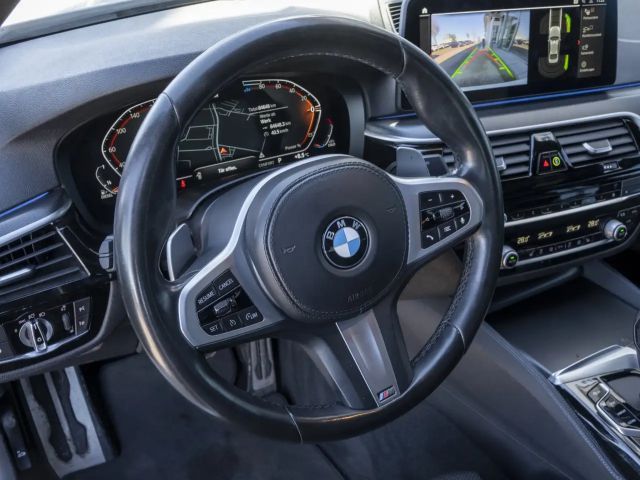 BMW 520 520d M-Sport Sedan xDrive