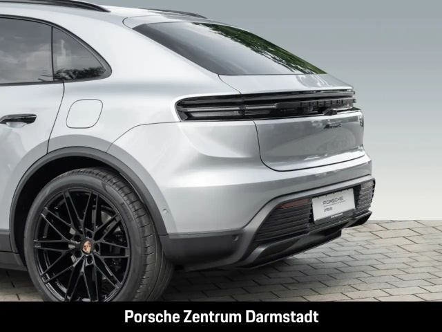Porsche Macan 4