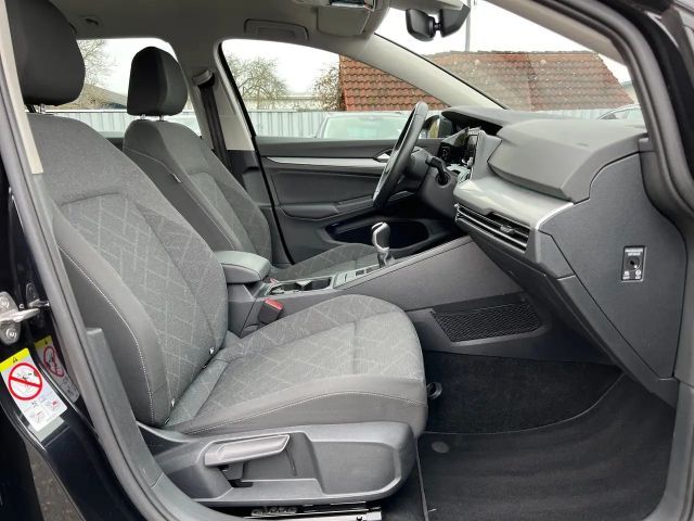 Volkswagen Golf Life Variant