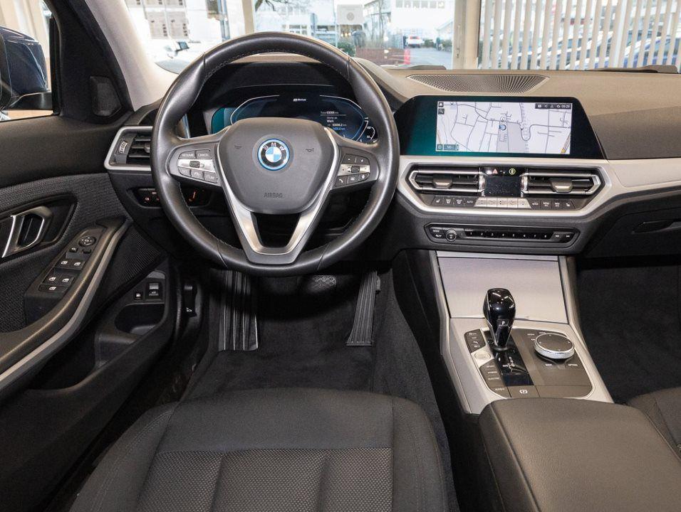 BMW 330 330e Touring