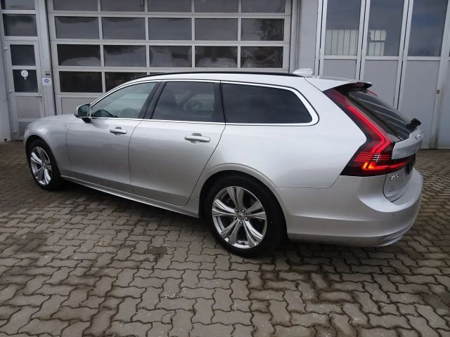 Volvo V90 Momentum