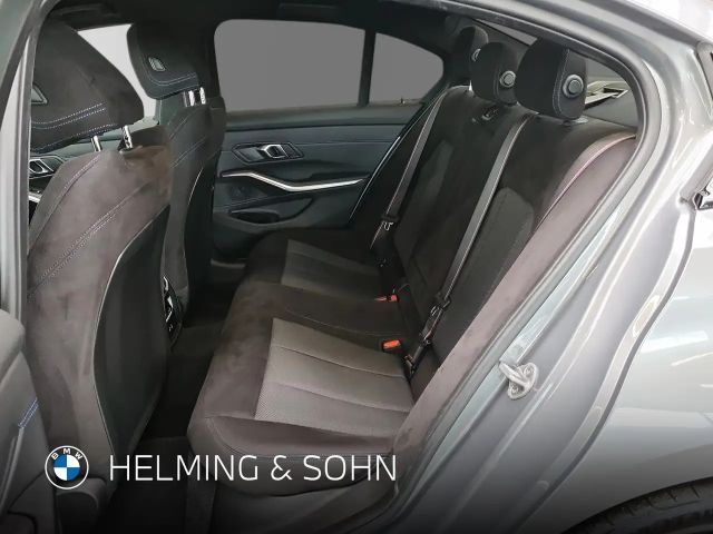 BMW 320 320i M-Sport Sedan xDrive