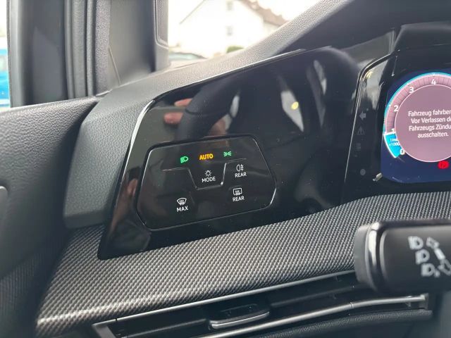 Volkswagen Golf 1.5 TSI R-Line