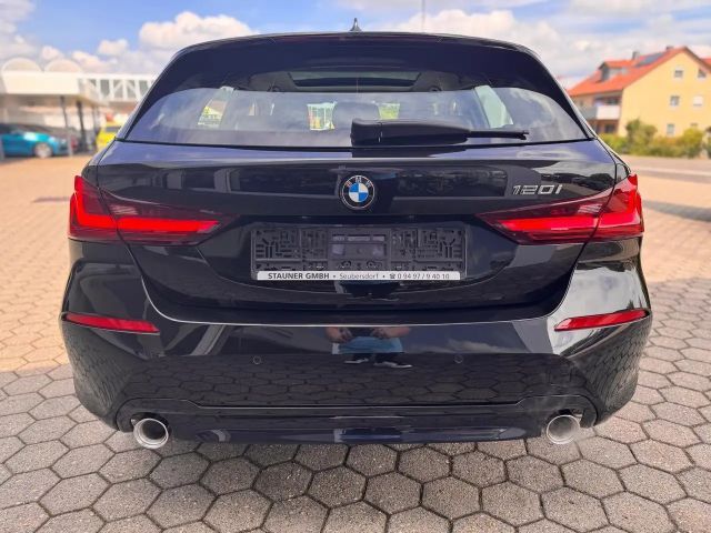 BMW 120 120i Sedan Sport Line