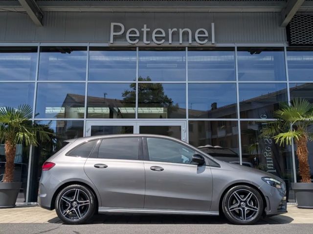 Mercedes-Benz B 180 AMG Line Sedan