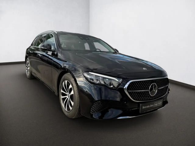 Mercedes-Benz E 200 AVANTGARDE Estate