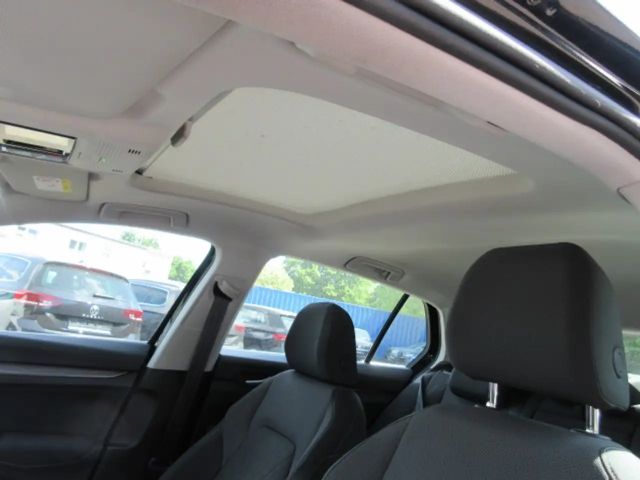 Volkswagen Golf 1.5 TSI IQ.Drive Style