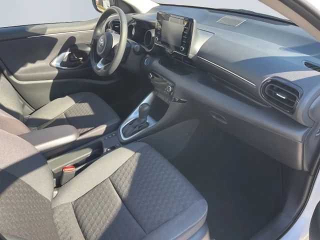 Toyota Yaris Hatchback Hybride Team D