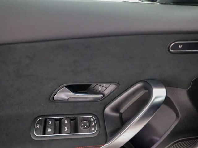 Mercedes-Benz A 180 A 180 d Hatchback