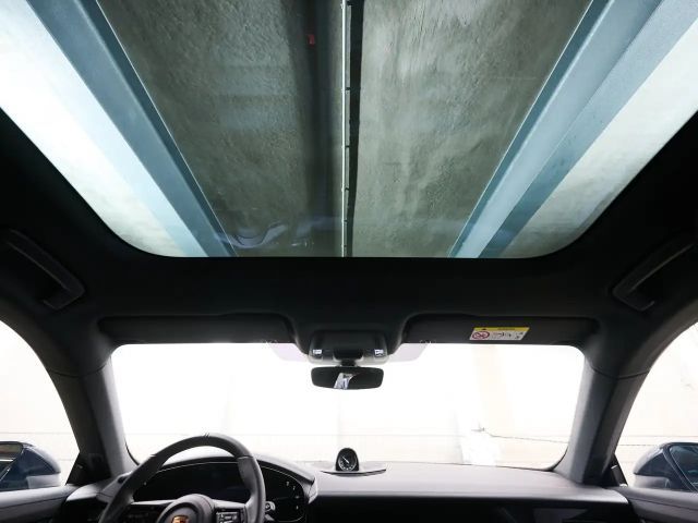 Porsche Taycan 4S Cross Turismo