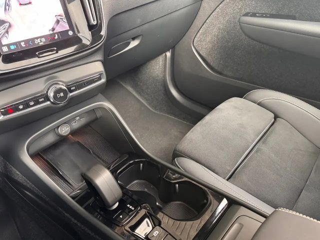 Volvo XC40 B4*Black Edition*NP&#128;57590*Pano*ACC*BLIS