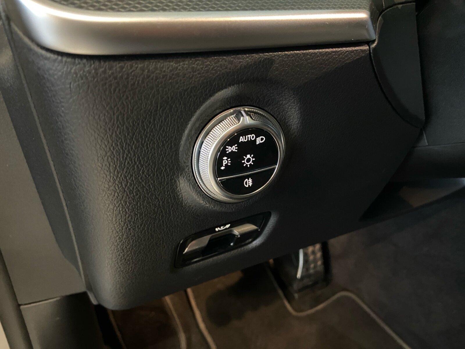 Mercedes-Benz C 220 AMG Line C 220 d Sedan