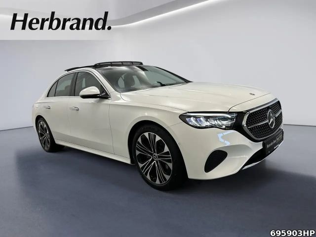Mercedes-Benz E 220 AVANTGARDE E 220 d Sedan