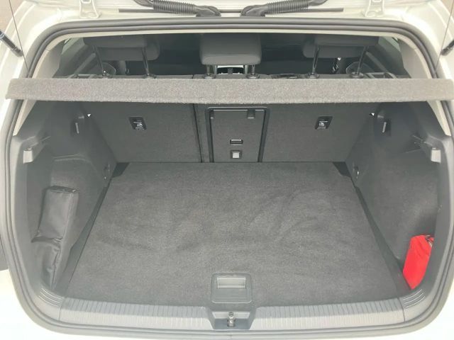 Volkswagen Golf 2.0 TSI DSG Golf VIII Style