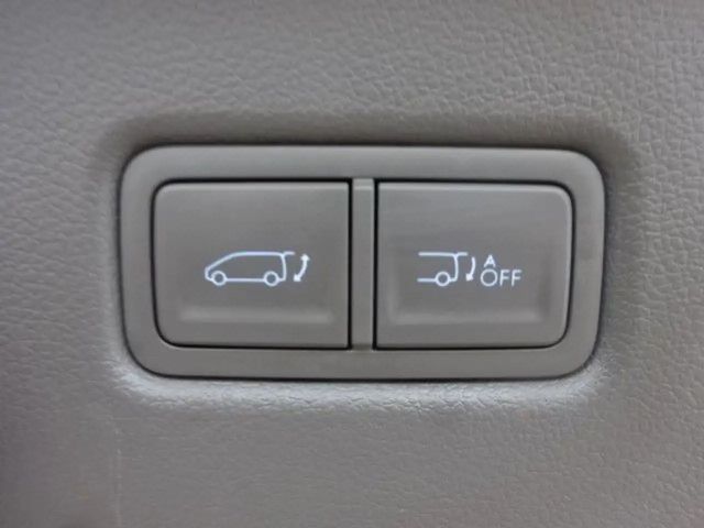 Hyundai Staria Signature