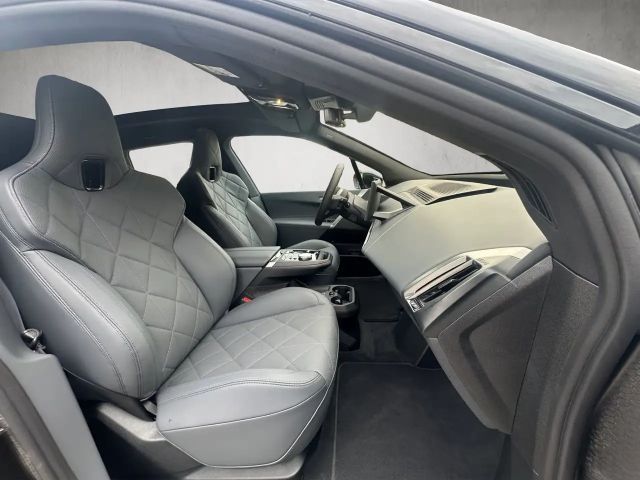 BMW iX xDrive45