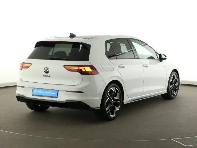 Volkswagen Golf 1.5 eTSI DSG Golf VIII R-Line